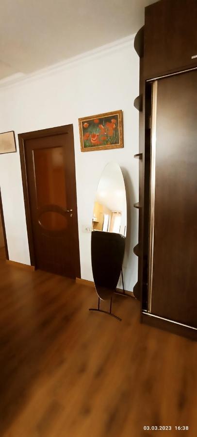 Apartment On Tumanyan Street,19 Jerevan Exteriör bild