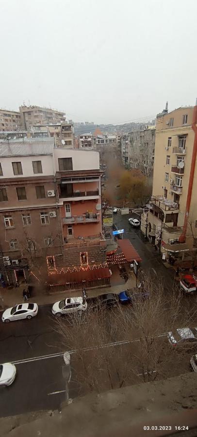 Apartment On Tumanyan Street,19 Jerevan Exteriör bild